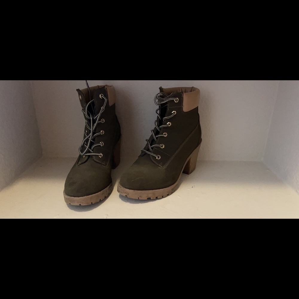 Nike shoes, just fab heels & boots for $25 a pair - Picture 5 of 15
